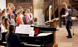 Die Kinderkantorei beim Stadtteilfest in der Bismarckstraße 2014