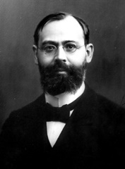Pfarrer Adolf Risch.